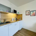 - Front De