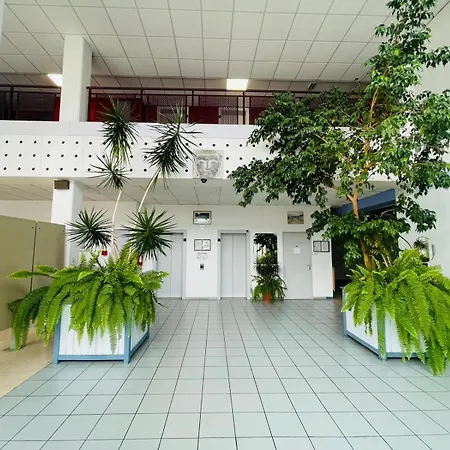 Apartman - Front De *